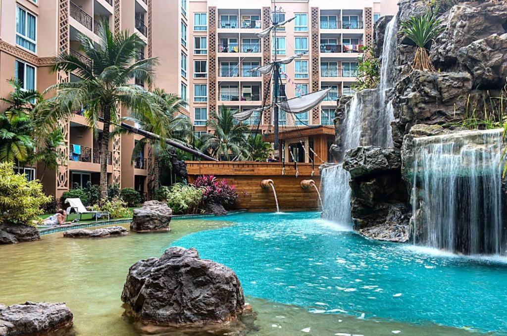 Appartamento Atlantis Waterpark Jomtien Beach Esterno foto